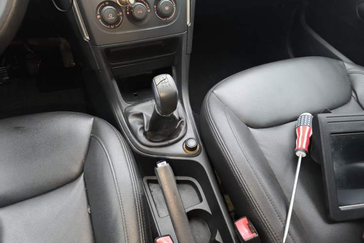 Used Peugeot 308 2014 Enjoy Edition Classic 1.6L Manual YouShang Model Gear Lever