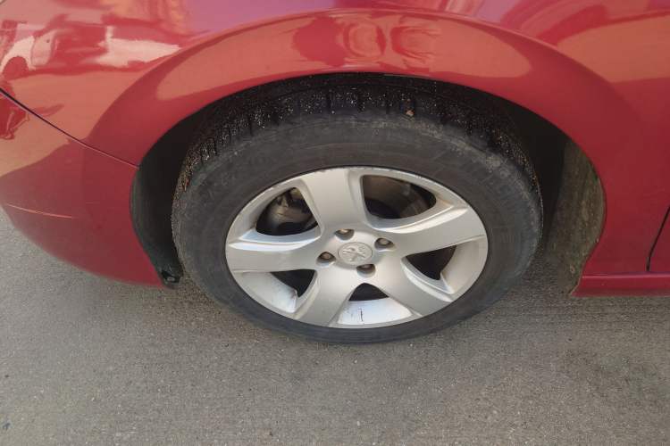 Used Peugeot 308 2014 Enjoy Edition Classic 1.6L Manual YouShang Model Left Front Wheel Hub