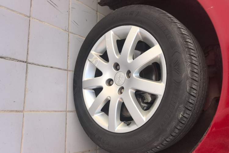 Used Peugeot 308 2014 Enjoy Edition Classic 1.6L Automatic Premium Model Left Front Wheel Hub