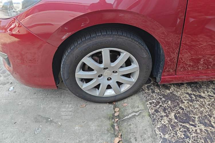 Used Peugeot 308 2014 Enjoy Edition Classic 1.6L Automatic Premium Model Left Front Wheel Hub