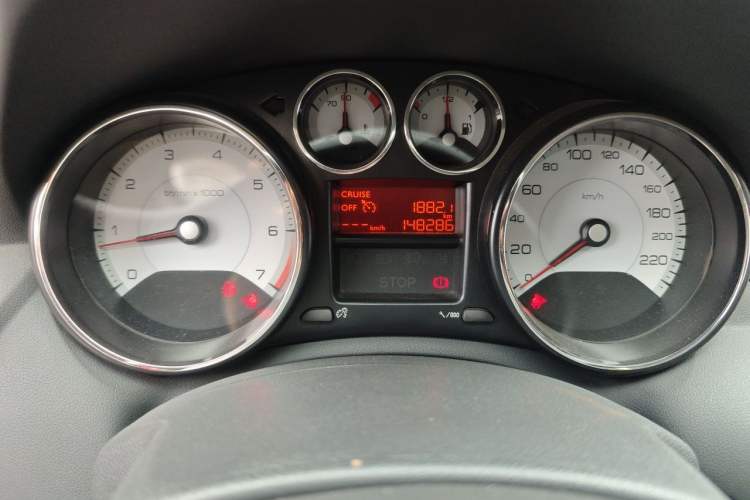 Used Peugeot 308 2014 Enjoy Edition Classic 1.6L Manual YouShang Model Odometer Close Up