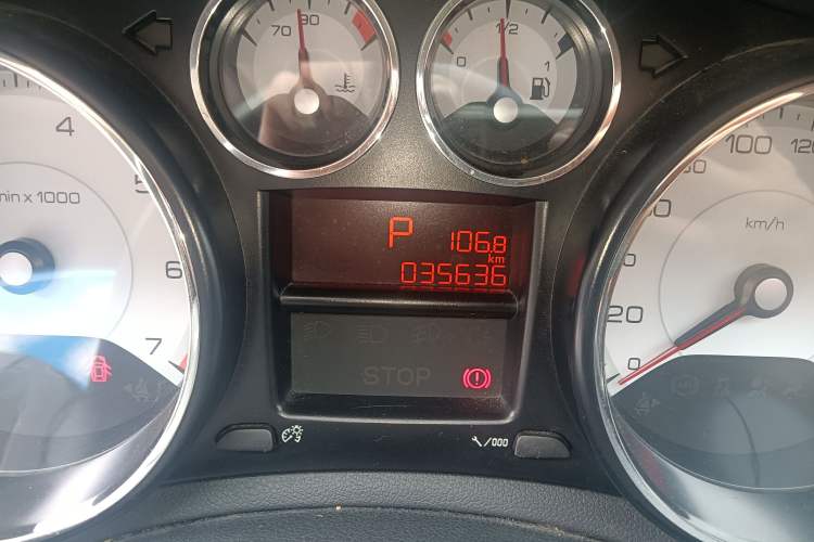 Used Peugeot 308 2014 Enjoy Edition Classic 1.6L Automatic Premium Model Odometer Close Up
