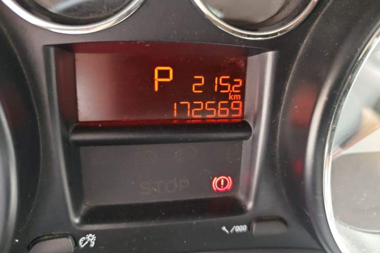 Used Peugeot 308 2014 Enjoyment Edition Classic 1.6L Automatic Fashion Model Odometer Close Up