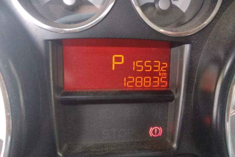 Used Peugeot 308 2014 Enjoyment Edition Classic 1.6L Automatic Fashion Model Odometer Close Up