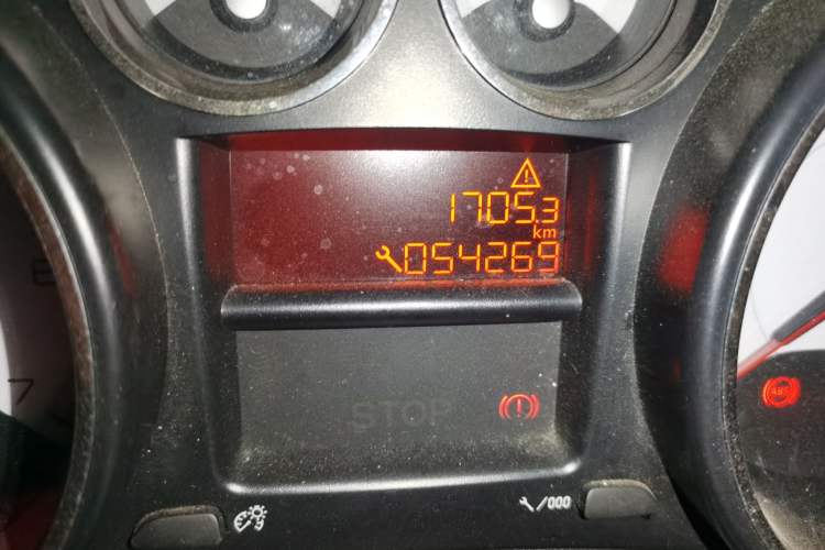 Used Peugeot 308 2014 Enjoy Edition Classic 1.6L Manual Fashion Model Odometer Close Up
