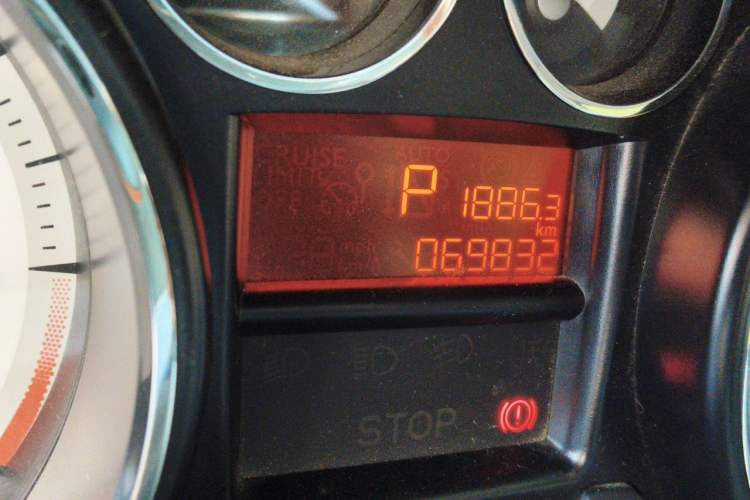 Used Peugeot 308 2014 Enjoy Edition Classic 1.6L Automatic Premium Model Odometer Close Up