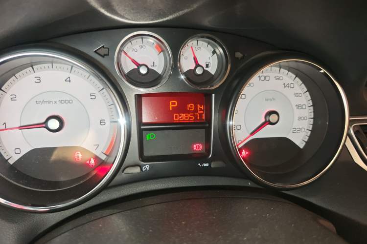 Used Peugeot 308 2014 Enjoy Edition Classic 1.6L Automatic Premium Model Odometer Close Up