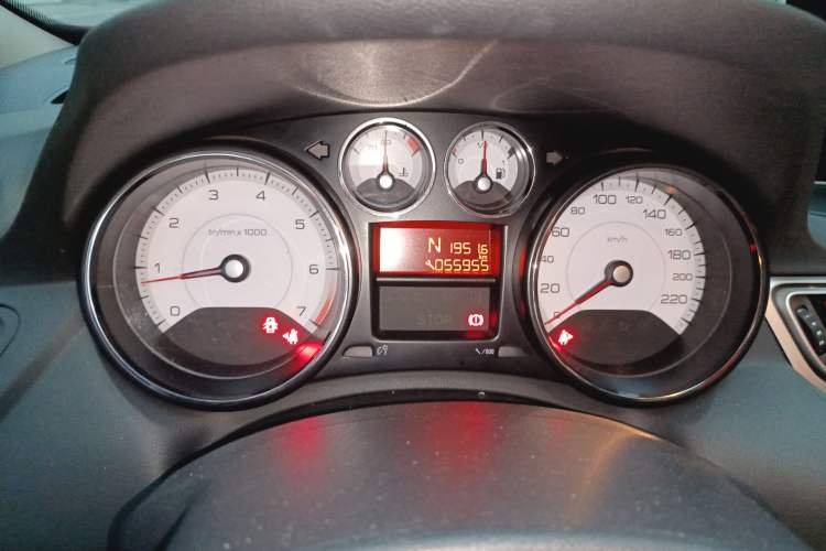 Used Peugeot 308 2014 Enjoy Edition Classic 1.6L Automatic Premium Model Odometer Close Up