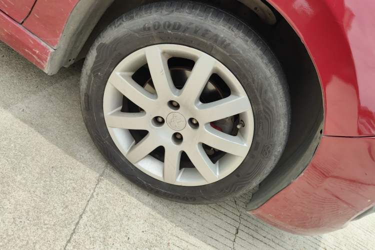 Used Peugeot 308 2014 Enjoyment Edition Classic 1.6L Automatic Fashion Model Right Front Wheel Hub