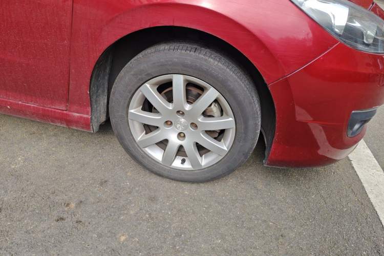 Used Peugeot 308 2014 Enjoyment Edition Classic 1.6L Automatic Fashion Model Right Front Wheel Hub