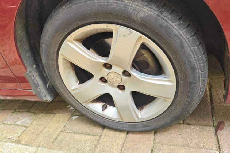 Used Peugeot 308 2014 Enjoy Edition Classic 1.6L Automatic Premium Model Right Front Wheel Hub