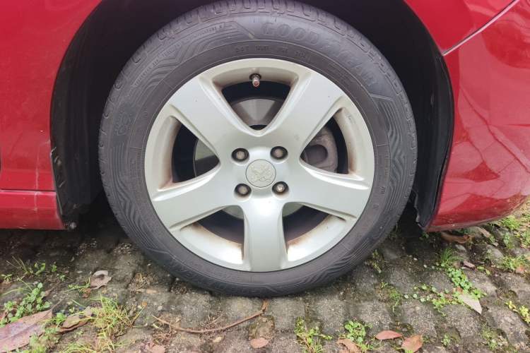 Used Peugeot 308 2014 Enjoy Edition Classic 1.6L Manual YouShang Model Right Front Wheel Hub