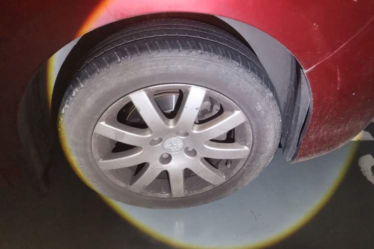 Used Peugeot 308 2014 Enjoy Edition Classic 1.6L Automatic Premium Model Right Front Wheel Hub