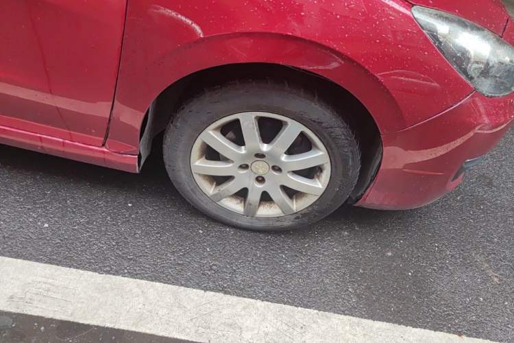 Used Peugeot 308 2014 Enjoyment Edition Classic 1.6L Automatic Fashion Model Right Front Wheel Hub