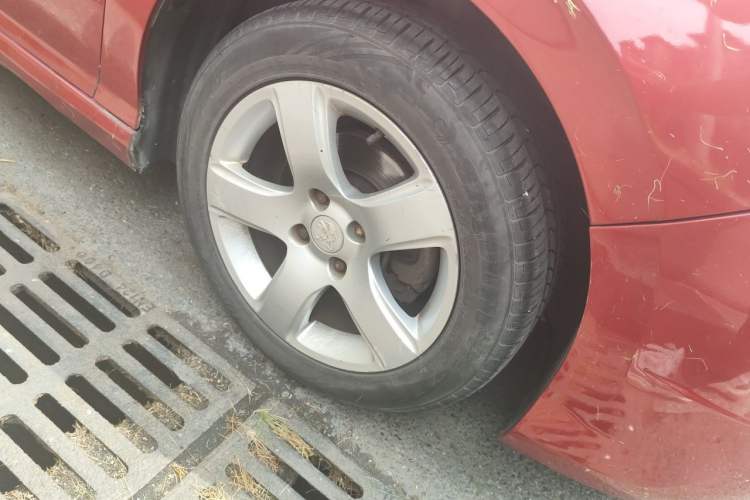 Used Peugeot 308 2014 Enjoy Edition Classic 1.6L Automatic Premium Model Right Front Wheel Hub