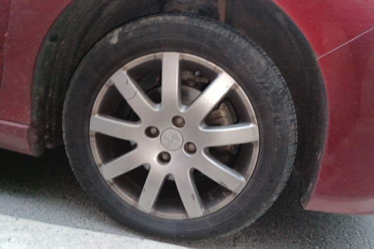 Used Peugeot 308 2014 Enjoy Edition Classic 1.6L Automatic Premium Model Right Front Wheel Hub