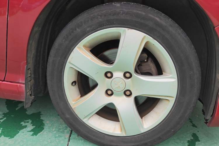 Used Peugeot 308 2014 Enjoy Edition Classic 1.6L Automatic Premium Model Right Front Wheel Hub