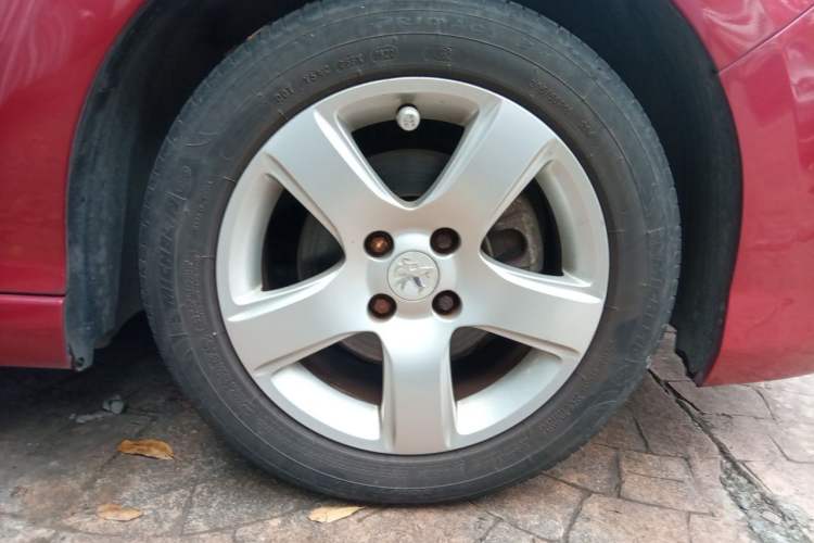 Used Peugeot 308 2014 Enjoy Edition Classic 1.6L Automatic Premium Model Right Front Wheel Hub