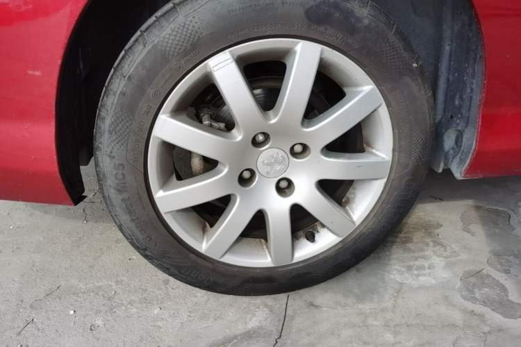 Used Peugeot 308 2014 Enjoyment Edition Classic 1.6L Automatic Fashion Model Right Rear Wheel Hub