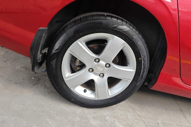 Used Peugeot 308 2014 Enjoy Edition Classic 1.6L Automatic Premium Model Right Rear Wheel Hub