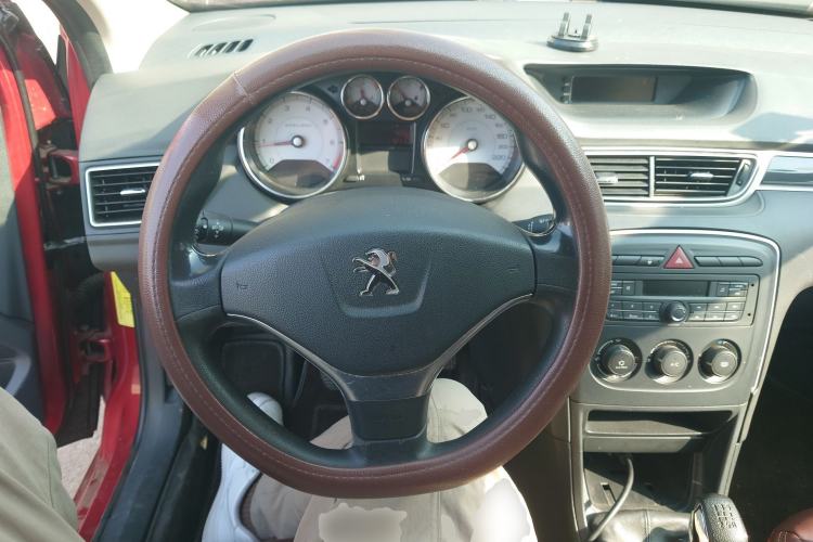 Used Peugeot 308 2014 Enjoy Edition Classic 1.6L Manual YouShang Model Steering Wheel