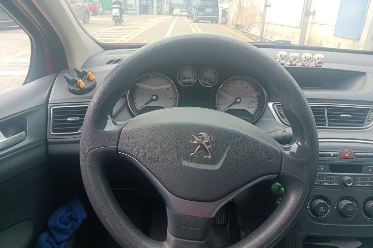 Used Peugeot 308 2014 Enjoy Edition Classic 1.6L Automatic Premium Model Steering Wheel