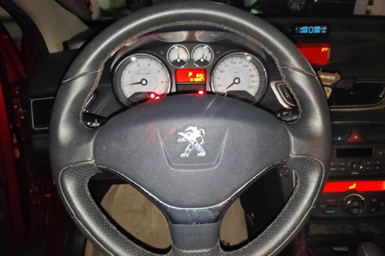 Used Peugeot 308 2014 Enjoyment Edition Classic 1.6L Automatic Fashion Model Steering Wheel