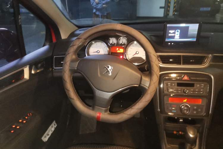 Used Peugeot 308 2014 Enjoy Edition Classic 1.6L Automatic Premium Model Steering Wheel