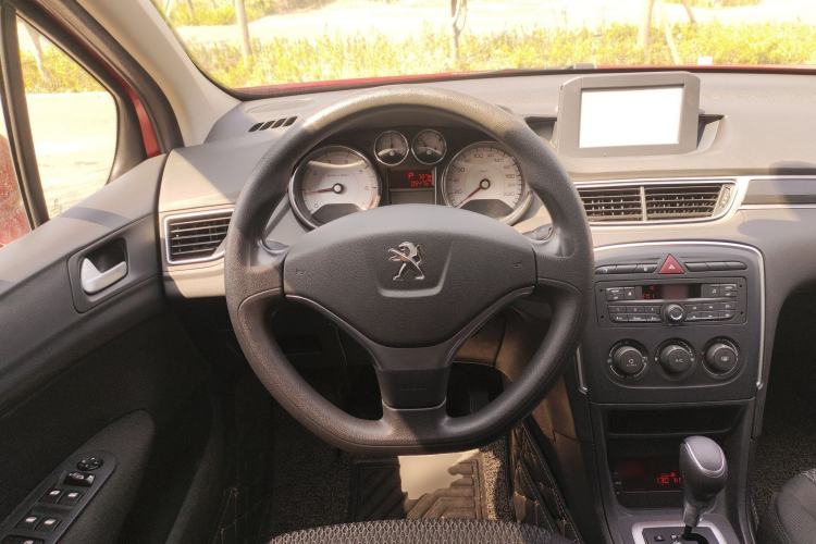 Used Peugeot 308 2014 Enjoy Edition Classic 1.6L Automatic Premium Model Steering Wheel