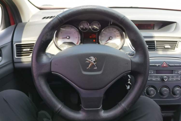 Used Peugeot 308 2014 Enjoy Edition Classic 1.6L Manual YouShang Model Steering Wheel
