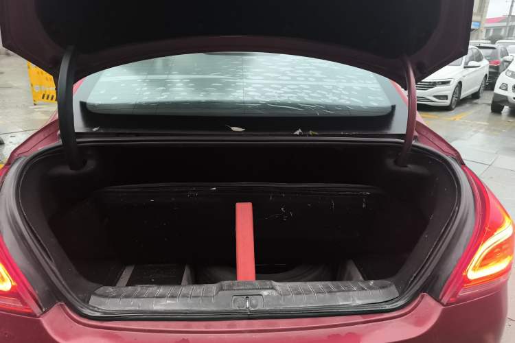 Used Peugeot 308 2014 Enjoy Edition Classic 1.6L Manual YouShang Model Trunk