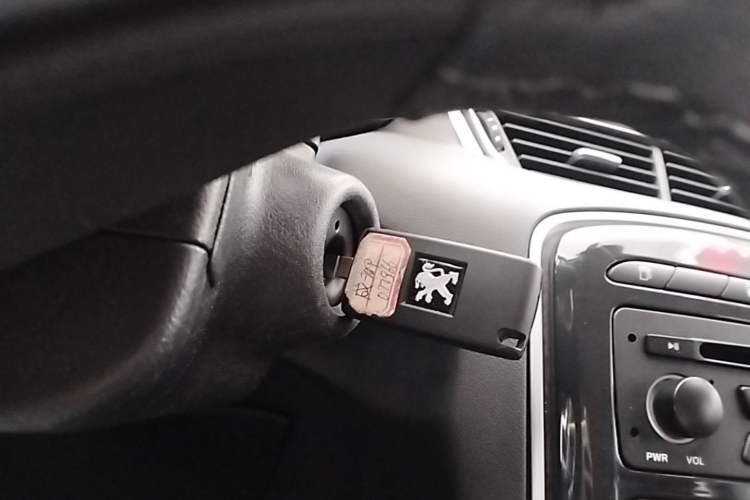 Used Peugeot 308 2014 Enjoyment Edition Classic 1.6L Automatic Fashion Model Vehicle Key