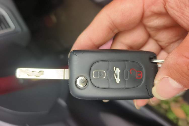 Used Peugeot 308 2014 Enjoy Edition Classic 1.6L Manual YouShang Model Vehicle Key