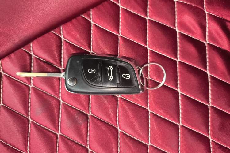 Used Peugeot 308 2014 Enjoyment Edition Classic 1.6L Automatic Fashion Model Vehicle Key