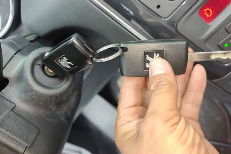 Used Peugeot 308 2014 Enjoyment Edition Classic 1.6L Automatic Fashion Model Vehicle Key