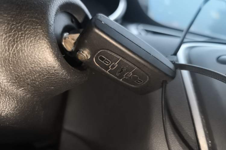 Used Peugeot 308 2014 Enjoy Edition Classic 1.6L Manual YouShang Model Vehicle Key