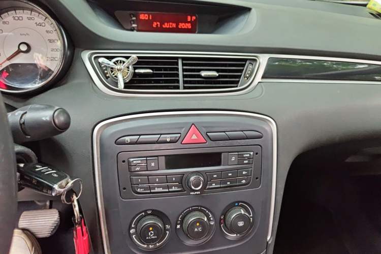 Used Peugeot 308 2014 Enjoy Edition Classic 1.6L Automatic Premium Model Audio And AC Panel