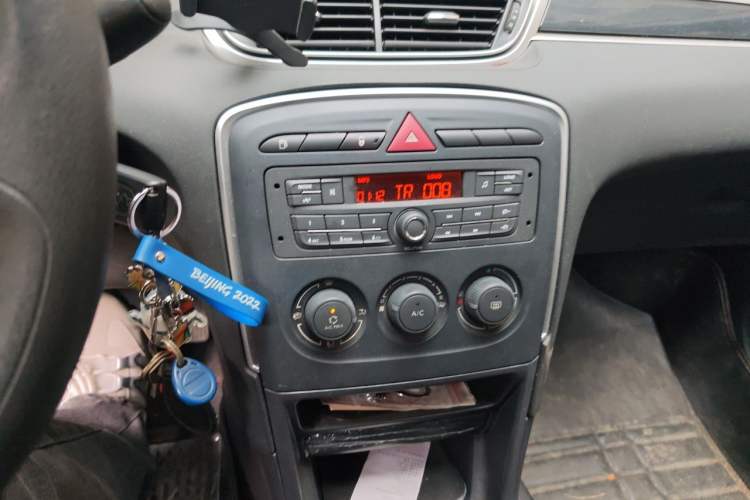 Used Peugeot 308 2014 Enjoy Edition Classic 1.6L Manual YouShang Model Audio And AC Panel