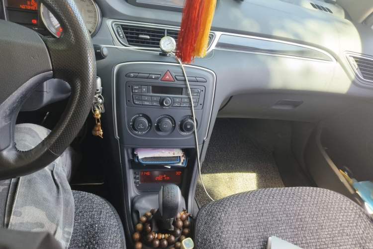 Used Peugeot 308 2014 Enjoy Edition Classic 1.6L Manual YouShang Model Audio And AC Panel