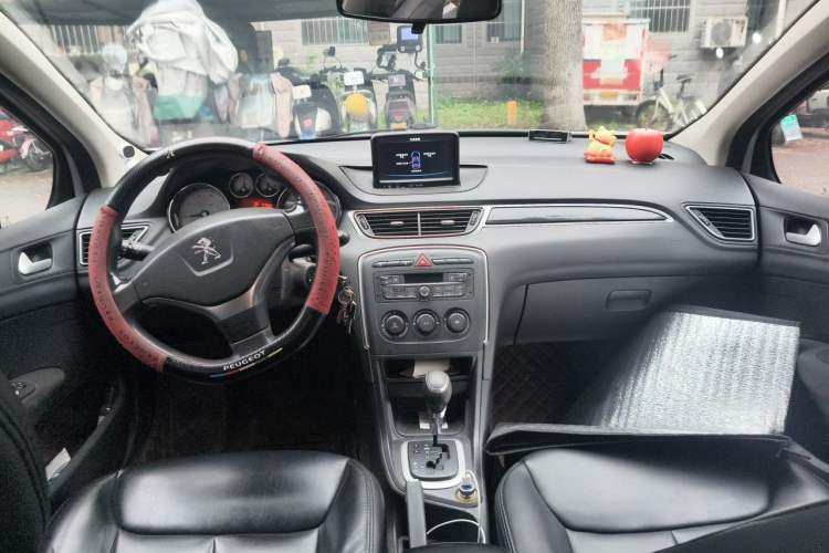 Used Peugeot 308 2014 Enjoy Edition Classic 1.6L Automatic Premium Model Center Console