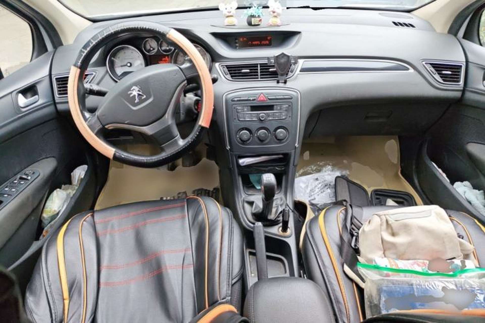 Used Peugeot 308 2014 Enjoy Edition Classic 1.6L Manual YouShang Model Center Console