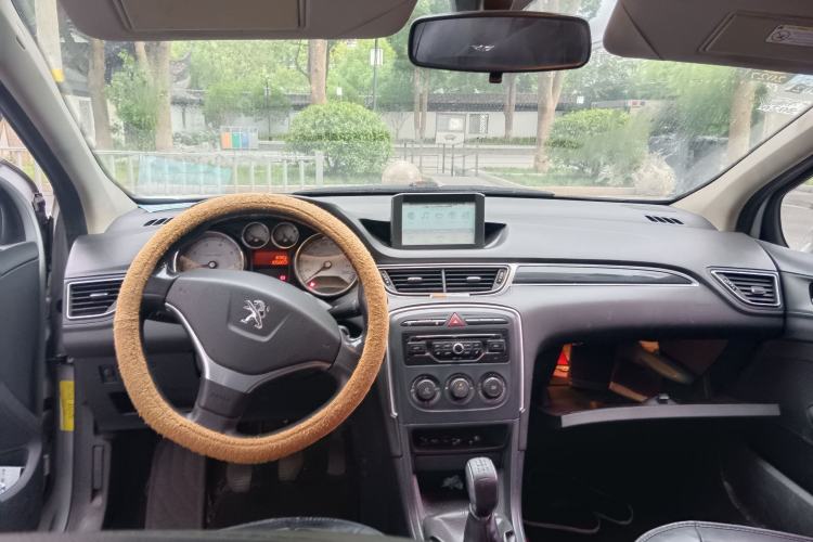 Used Peugeot 308 2014 Enjoy Edition Classic 1.6L Manual YouShang Model Center Console
