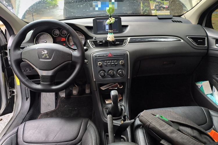 Used Peugeot 308 2014 Enjoy Edition Classic 1.6L Manual YouShang Model Center Console