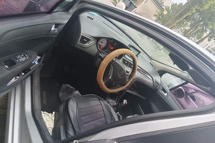 Used Peugeot 308 2014 Enjoy Edition Classic 1.6L Manual YouShang Model Driver Seat