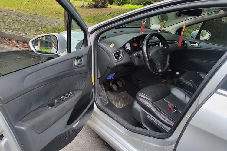 Used Peugeot 308 2014 Enjoy Edition Classic 1.6L Manual YouShang Model Driver Seat