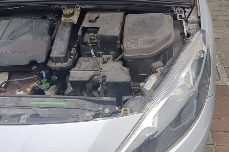 Used Peugeot 308 2014 Enjoy Edition Classic 1.6L Manual YouShang Model Engine Bay Left