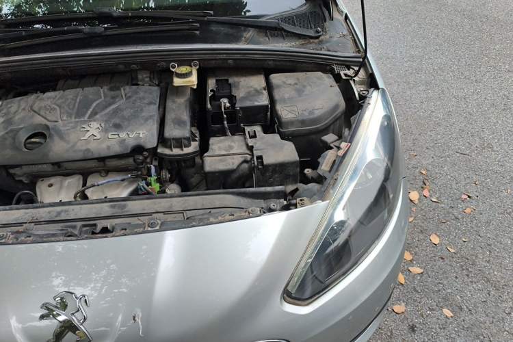 Used Peugeot 308 2014 Enjoy Edition Classic 1.6L Manual YouShang Model Engine Bay Left