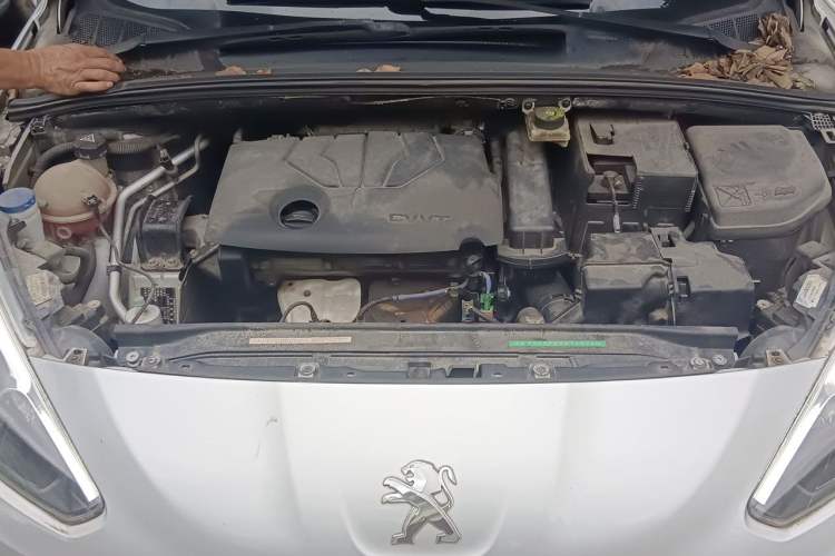 Used Peugeot 308 2014 Enjoy Edition Classic 1.6L Manual YouShang Model Engine Bay