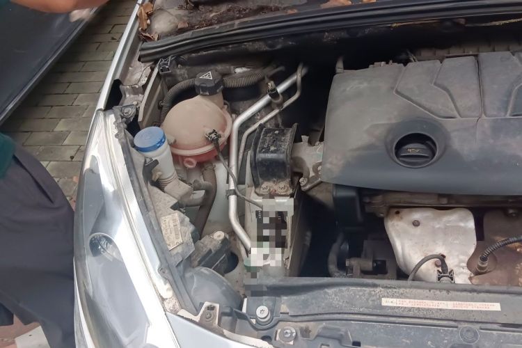 Used Peugeot 308 2014 Enjoy Edition Classic 1.6L Manual YouShang Model Engine Bay Right
