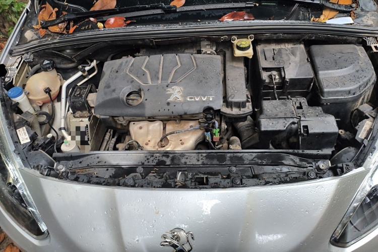 Used Peugeot 308 2014 Enjoy Edition Classic 1.6L Manual YouShang Model Engine Bay